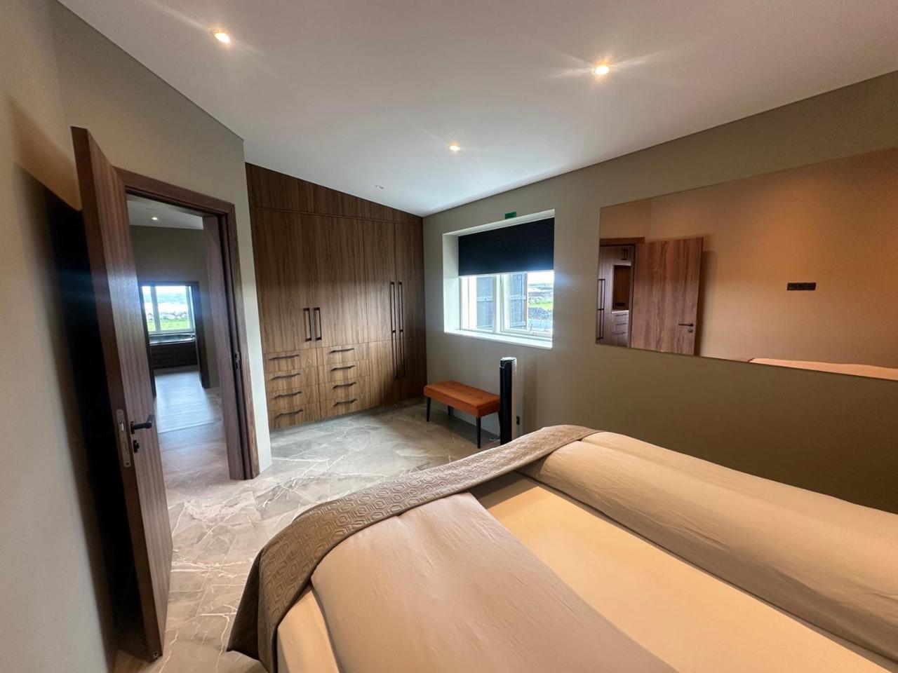 Bay View Apartments Gardur Extérieur photo